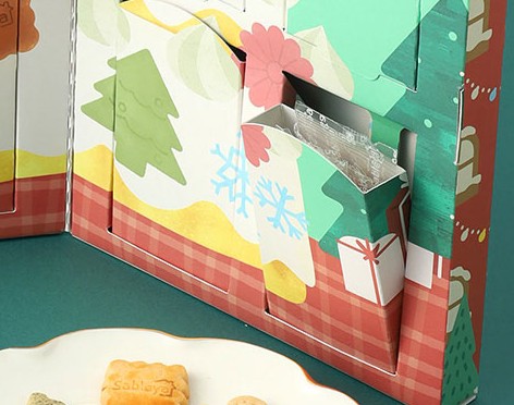 期待と驚きが続く、飾れて取り出し体験まで楽しい特別なアドベントカレンダーパッケージにしたい。